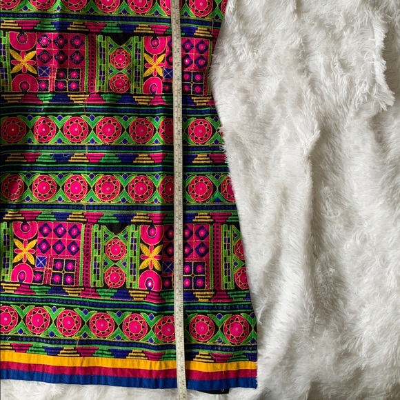 Colorful Embroidered Tunic - Picture 4 of 12